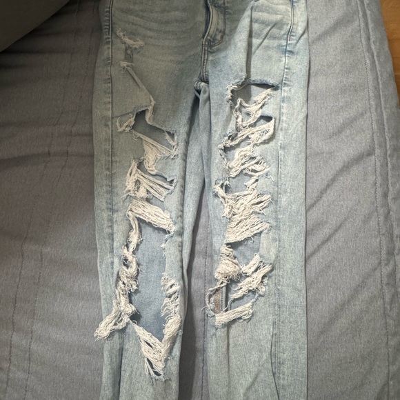 American Eagle Distressed Light Blue Jeans - Picture 3 of 4